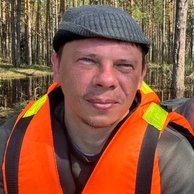 Mikhail Nashchekin in a life jacket